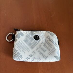 Lululemon clippable card pouch
